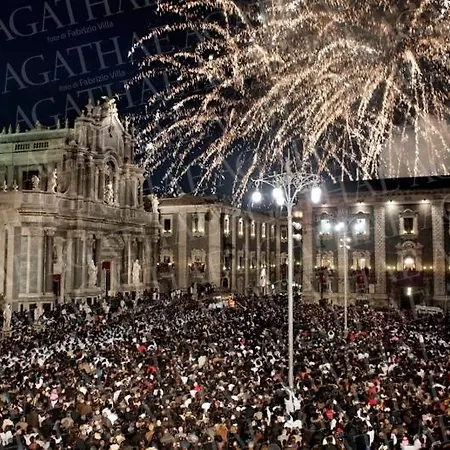 Exclusive House In The Center Apartment Catania