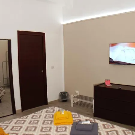 Exclusive House In The Center * Catania