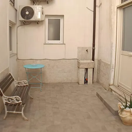 Exclusive House In The Center Apartment
